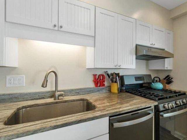 Condo for sale in North Beach, Hampton