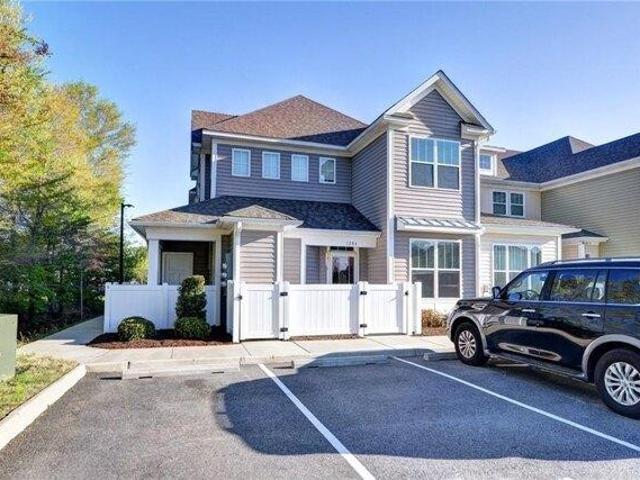 Condo for sale in Hampton