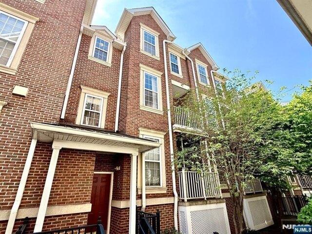 Condo for sale in Hudson, New Jersey