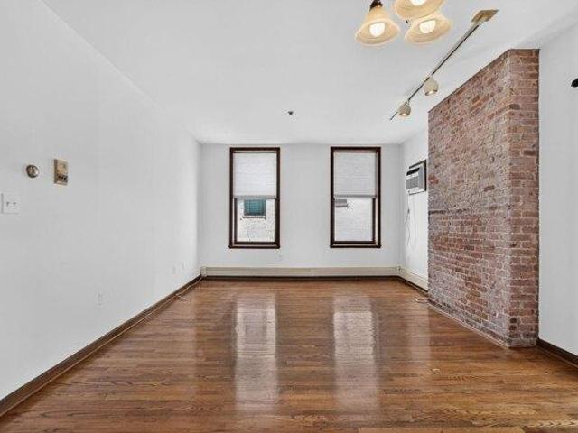 Condo for sale in Hudson, New Jersey