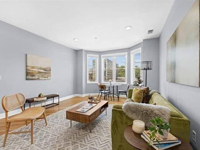 Condo for sale in Hudson, New Jersey