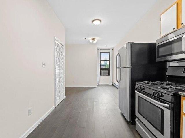 Condo for sale in Hudson, New Jersey