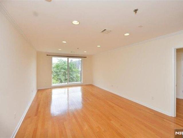 Condo for sale in Hudson, New Jersey
