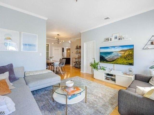 Condo for sale in Hudson, New Jersey