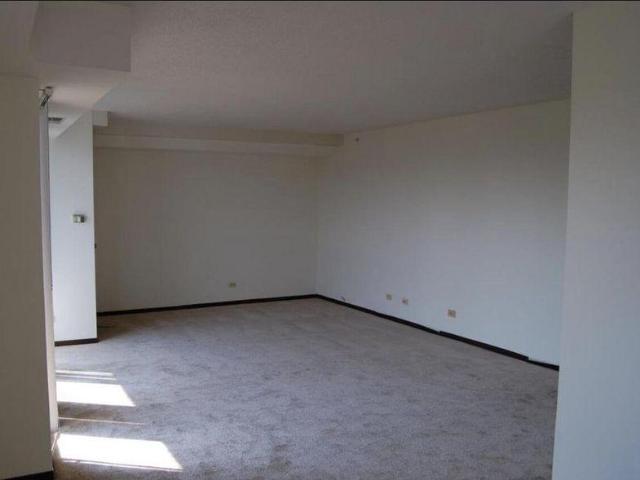 Condo for sale in Hoffman Estates, Illinois