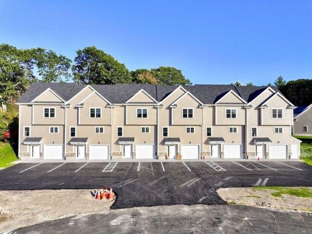 Condo for sale in Holbrook, Massachusetts