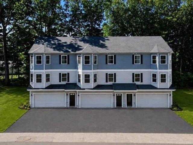 Condo for sale in Holbrook, Massachusetts