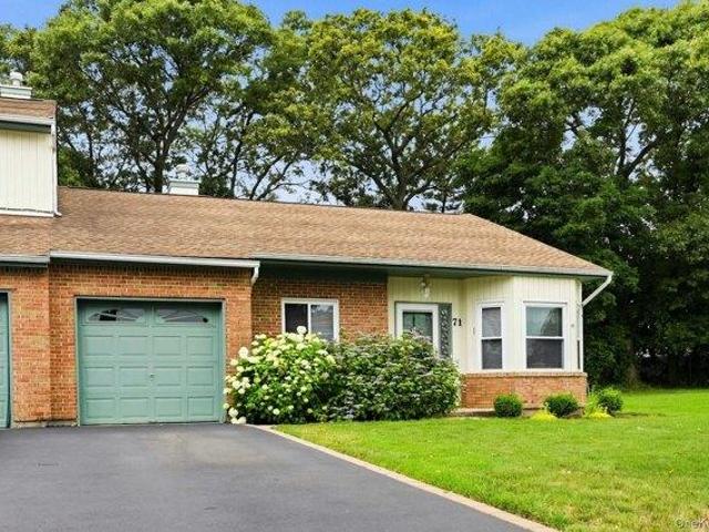 Condo for sale in Centereach, New York