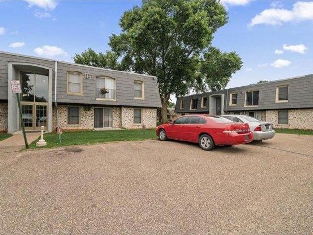 Condo for sale in Hopkins, Minnesota