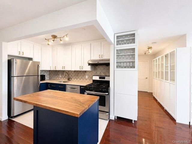 Condo for sale in Queens, Arverne