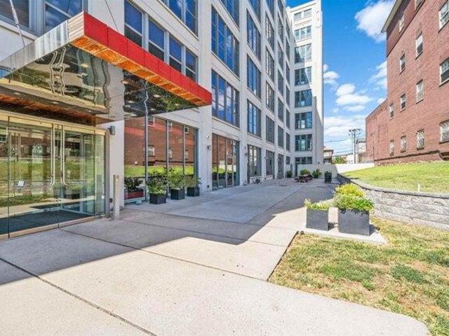 Condo for sale in Hudson, New Jersey