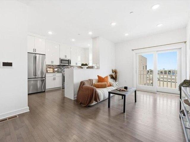 Condo for sale in Hudson, New Jersey