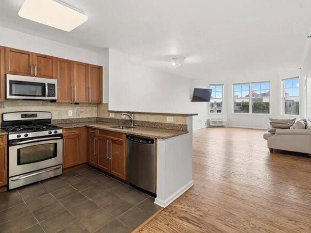 Condo for sale in Hudson, New Jersey