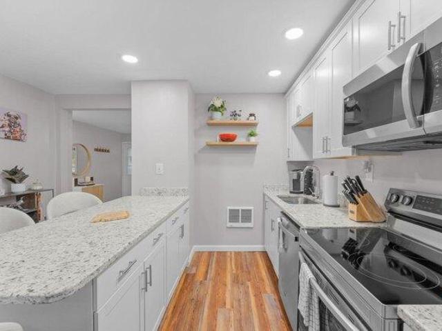 Condo for sale in South Lancaster, Lancaster