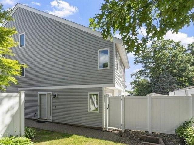 Condo for sale in Leominster, Massachusetts