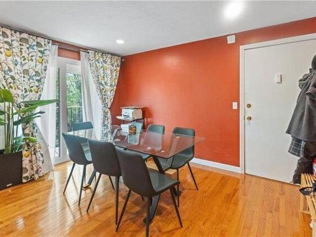 Condo for sale in Lincoln, Rhode Island