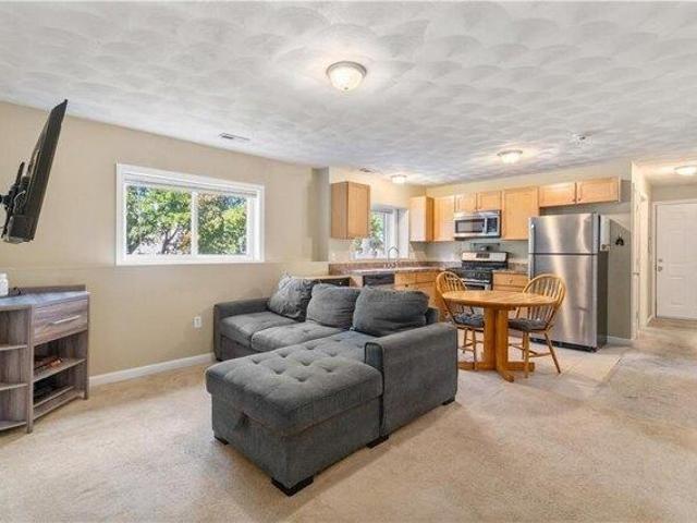 Condo for sale in Manville, Lincoln