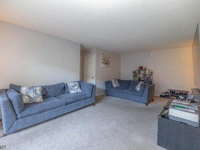 Condo for sale in Linden, New Jersey