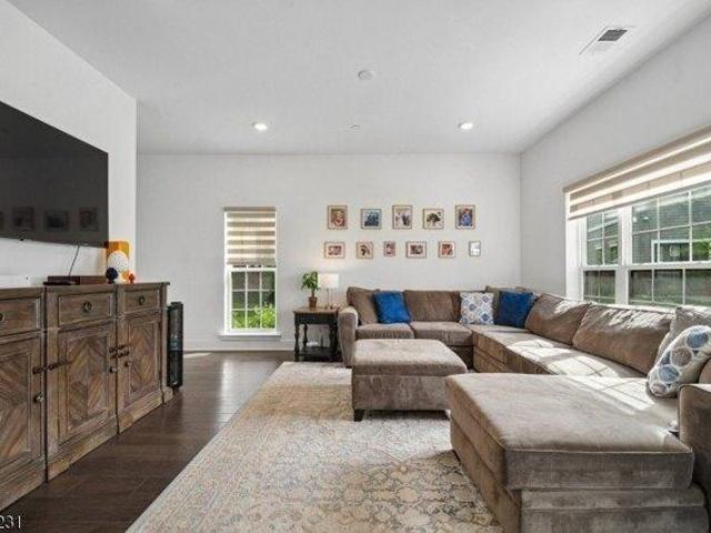 Condo for sale in Passaic, New Jersey