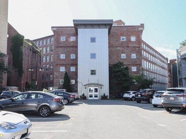 Condo for sale in Lowell, Massachusetts