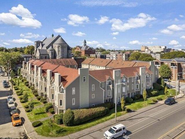 Condo for sale in Lowell, Massachusetts
