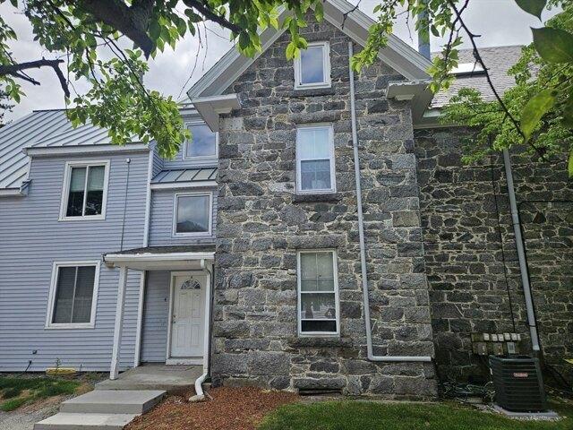 Condo for sale in Lowell, Massachusetts