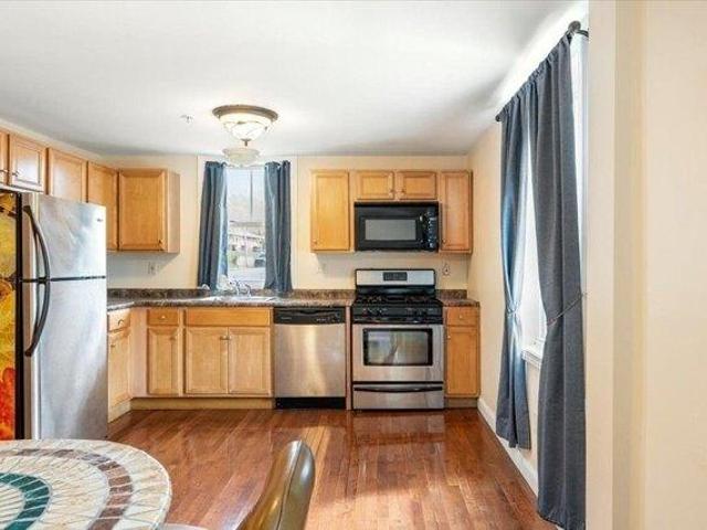 Condo for sale in Lowell, Massachusetts