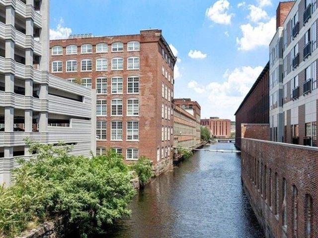 Condo for sale in Lowell, Massachusetts