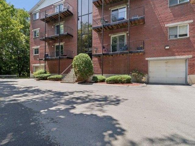 Condo for sale in Chelmsford, Massachusetts