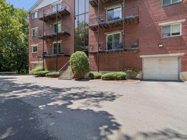 Condo for sale in Chelmsford, Middlesex County