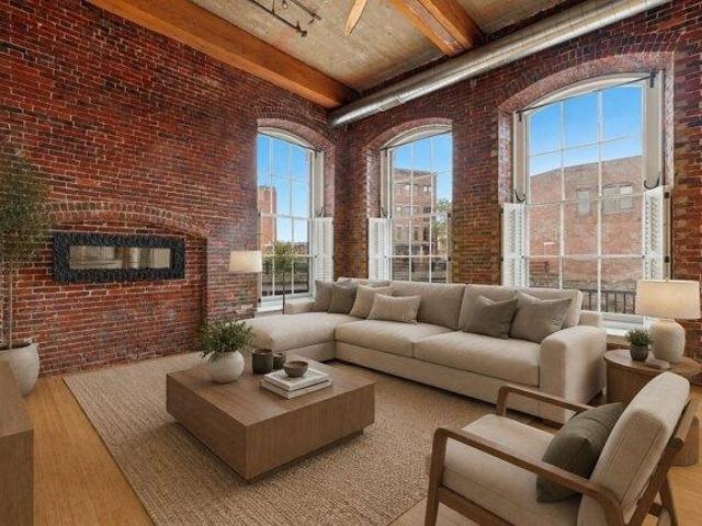 Condo for sale in Merrimack-Middle Street Historic District, Lowell