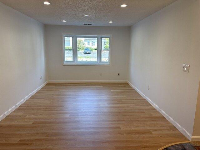 Condo for sale in Chelmsford, Middlesex County