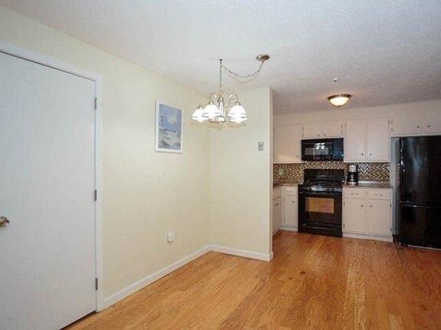 Condo for sale in Highlands, Lowell