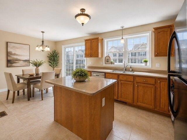 Condo for sale in Princeton Village, Lowell