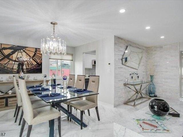 Condo for sale in Lyndhurst, Bergen County