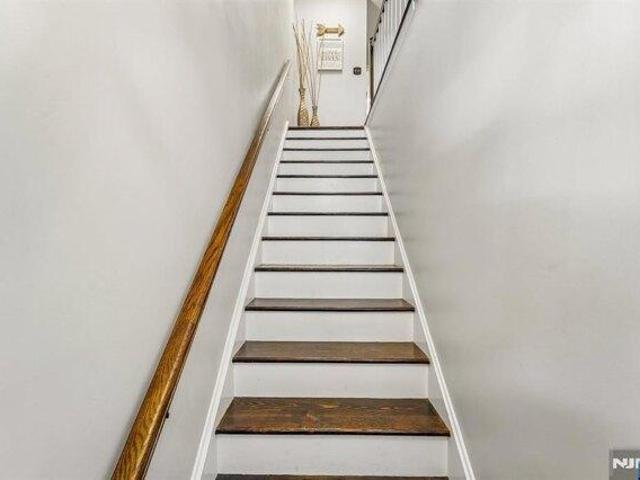 Condo for sale in Ridge Gardens, Mahwah