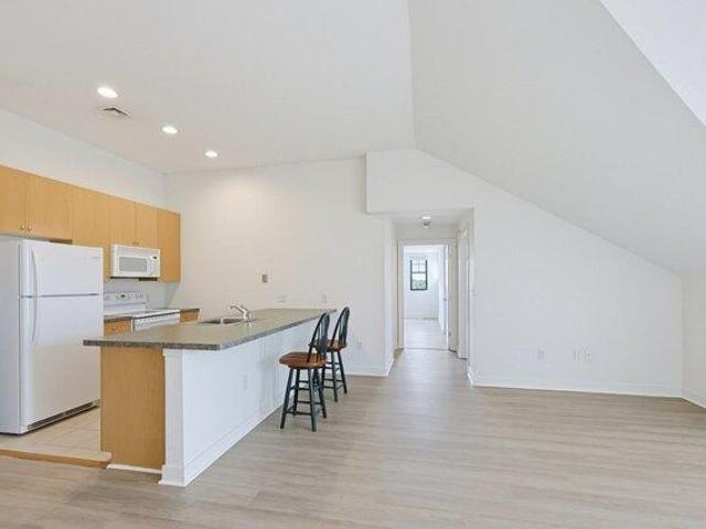 Condo for sale in Malden Centre, Malden