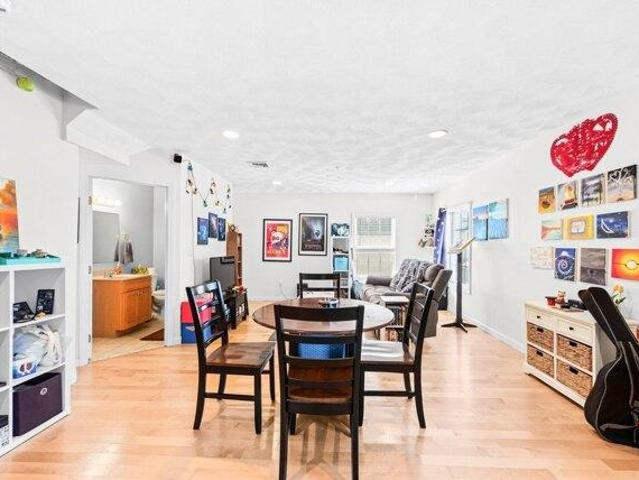 Condo for sale in Malden, Middlesex County