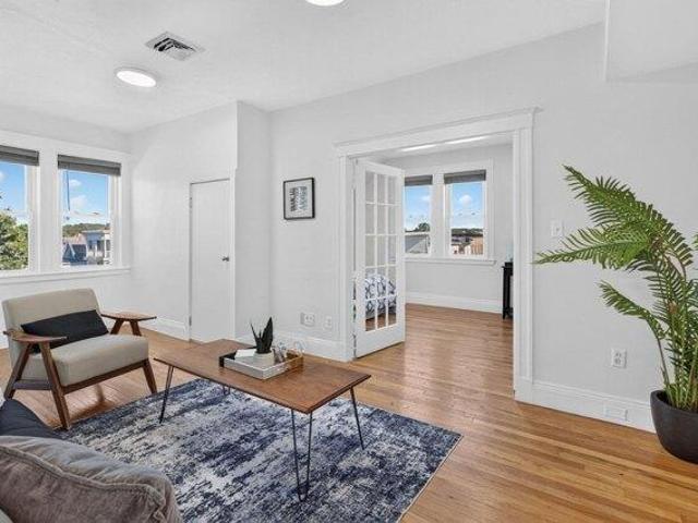 Condo for sale in Malden Centre, Malden