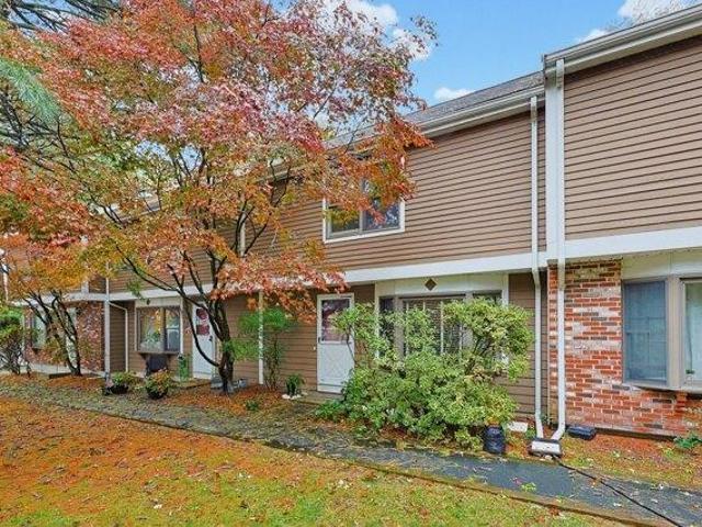 Condo for sale in Linden, Malden