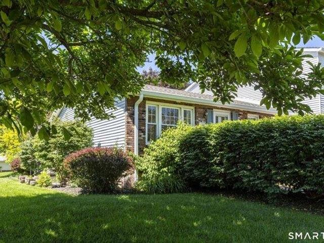 Condo for sale in Manchester, Connecticut