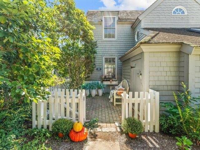 Condo for sale in Maushop Village, Mashpee