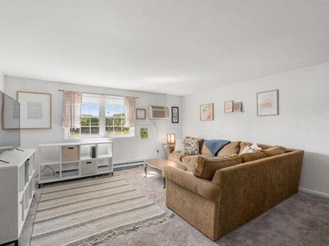Condo for sale in Medfield, Massachusetts