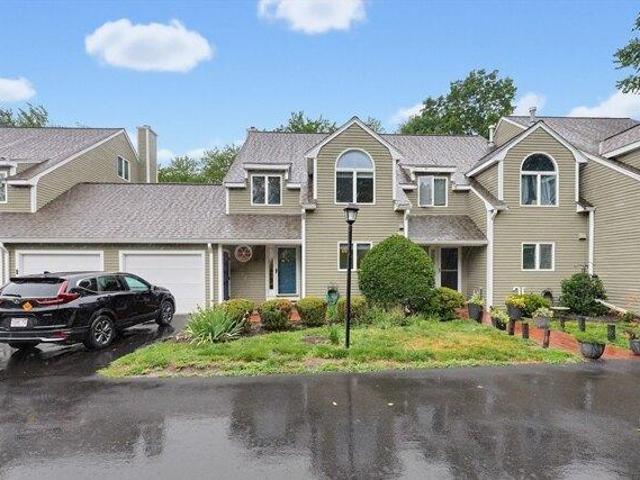 Condo for sale in Medfield, Massachusetts