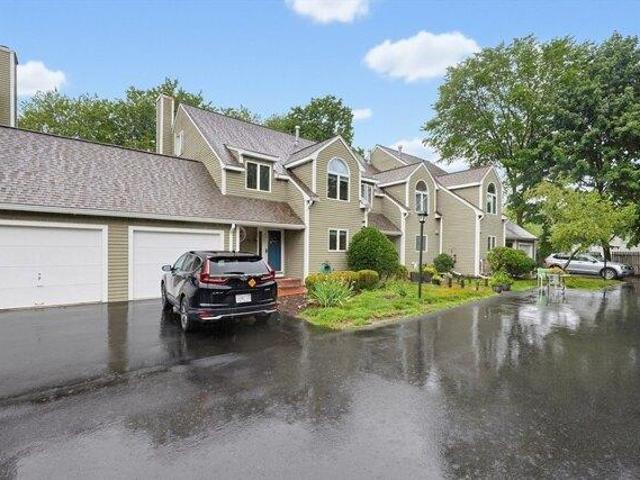 Condo for sale in Medfield, Massachusetts