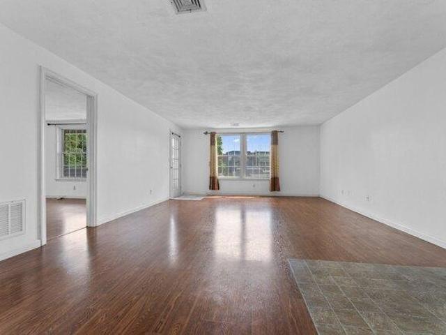 Condo for sale in Hillside Avenue Historic District, Medford