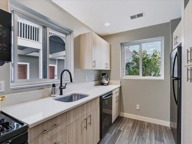 Condo for sale in Old Ship Street Historic District, Medford