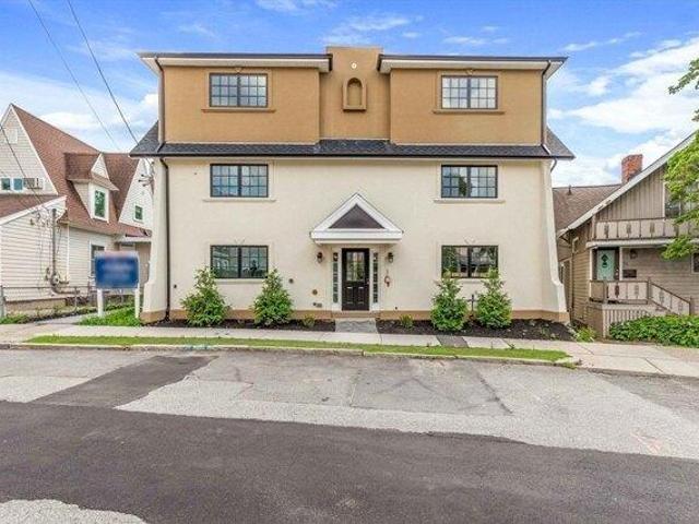 Condo for sale in Melrose, Massachusetts