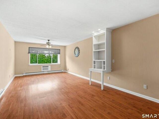 Condo for sale in Meriden, South Central Connecticut Planning Region