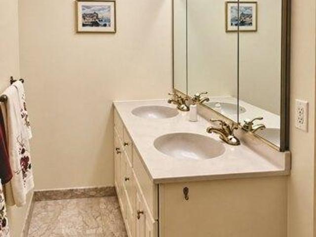 Condo for sale in Middleton, Essex County